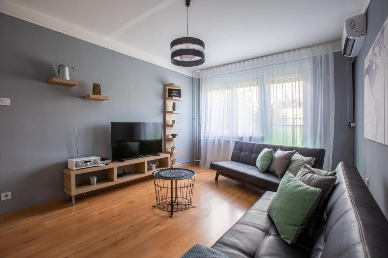 Center Home Apartman Oroshaza Exterior photo